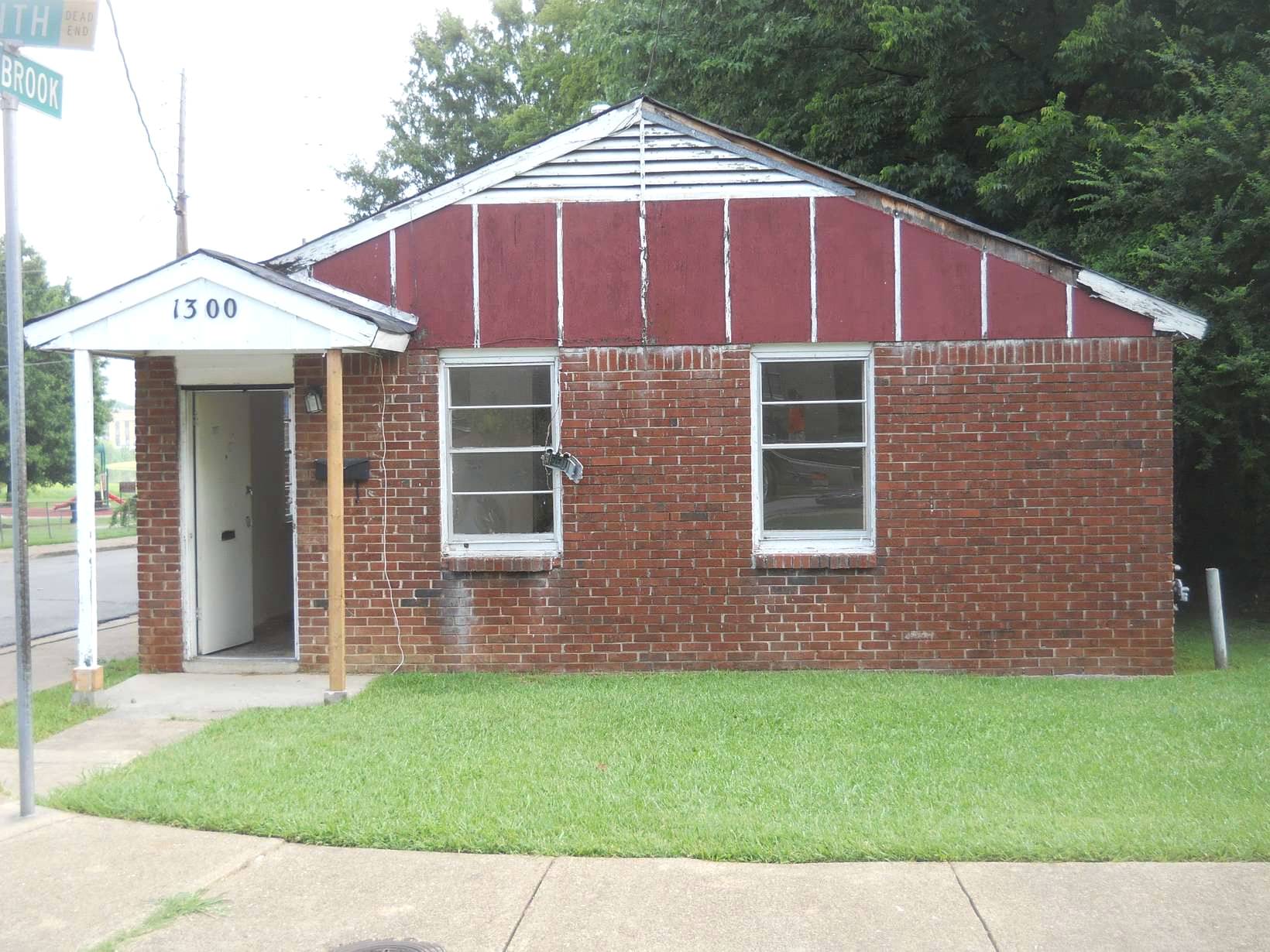 1300 Smith Ave, Memphis, TN 38107 