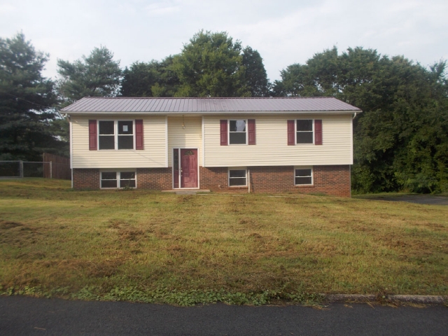 212 Virginia Dr, Seymour, TN 37865 