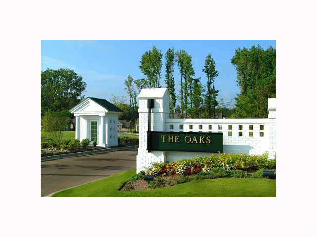 261 OAK CLUB LN, Collierville, TN 38017 