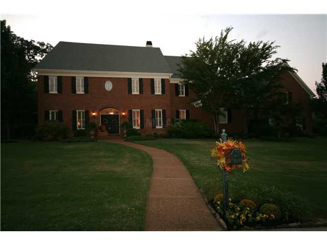 2471 LENNOX DR, Germantown, TN 38138 