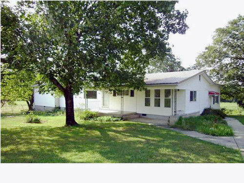 139 WORTHINGTON ST, Pikeville, TN 37367 