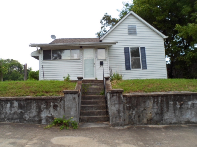 3242 Johnston St, Knoxville, TN 37921 