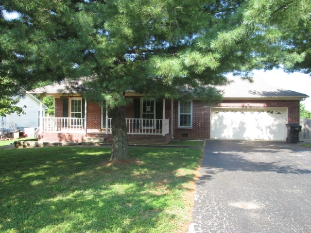 1660 Lillian Ct, Columbia, TN 38401 