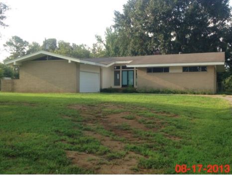 483 Henderson Rd, Jackson, TN 38305 