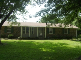 123 Cheryl Dr, Hendersonville, TN 37075 