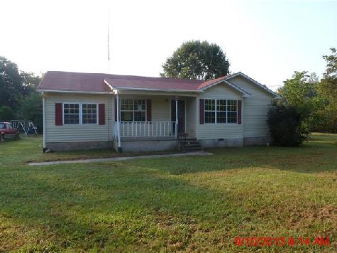 104 S Lincoln Rd, Fayetteville, TN 37334 