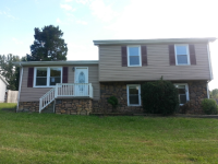 424 S Palmers Chapel Rd, Cottontown, TN 37048 