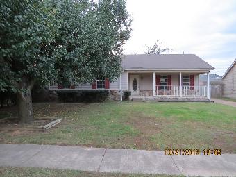 1565 Belle Trees Dr, Cordova, TN 38016 