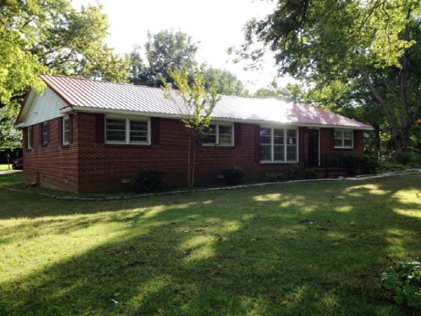 2043 Evergreen Pl, Dyersburg, TN 38024 