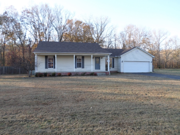 227 Hidden Valley Cir, Lexington, TN 38351 