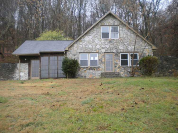 136 Old Pumphouse Rd, Woodbury, TN 37190 