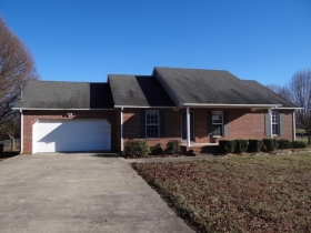 208 Steeplechase Dr, Smithville, TN 37166 