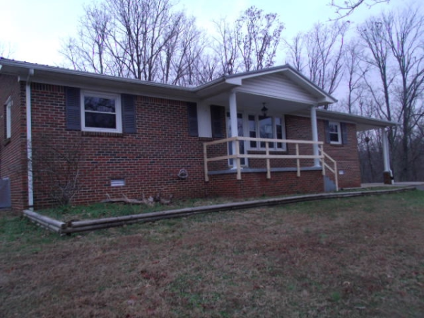 312 Knob Hill Dr, Waverly, TN 37185 