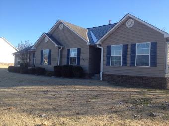 1000 Sir Lionel St, Dyersburg, TN 38024 