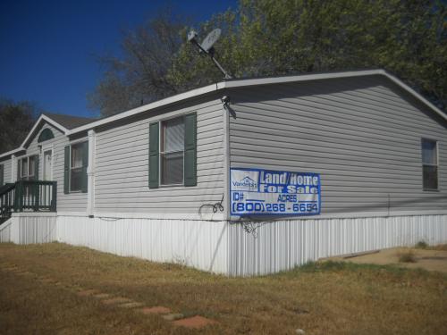 104 SOUTH TRUHART ST, Dilley, TX 78017 