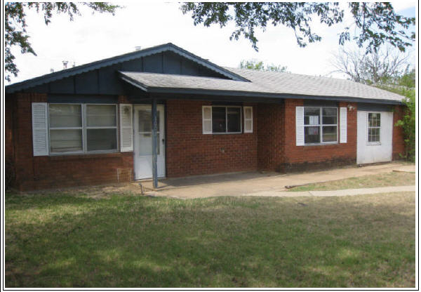 1003 W. Louisa, Iowa Park, TX 76367 