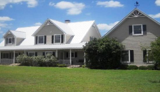 451 Country Road 4180, Cranfills Gap, TX 76637 