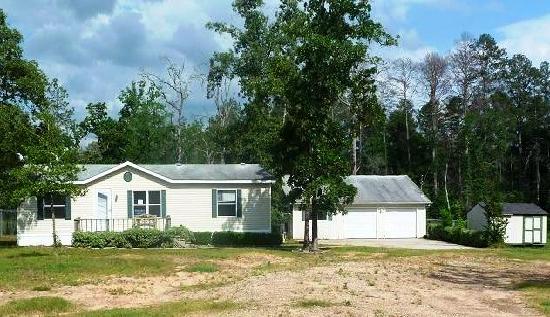 15694 West Loop Drive, Plantersville, TX 77363 