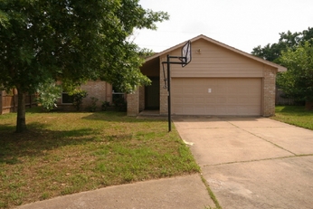 9431 Cedar Point Cir, Houston, TX 77070 