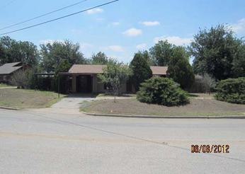 802 Stadium Dr, Seymour, TX 76380 