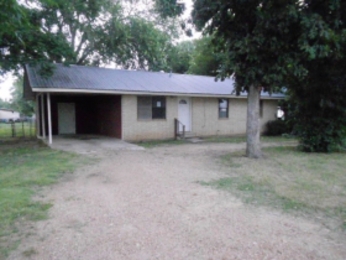 302 Eagleston St, Smithville, TX 78957 
