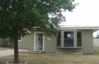 909 E 4th Street, Big Lake, TX 76932 