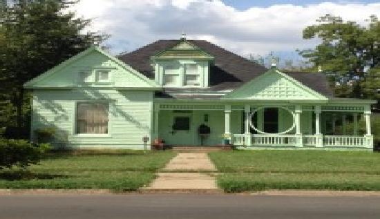 1912 Park Street, Greenville, TX 75401 