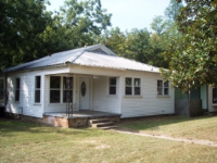 1201 W 13th St, Mount Pleasant, TX 75455 