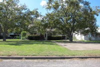 1709 Lexington St, Taylor, TX 76574 
