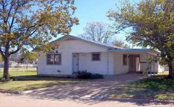 617 West 3rd St, Coleman, TX 76834 