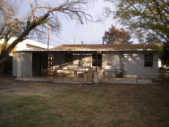 1625 W Spurgeon St, Fort Worth, TX 76115 