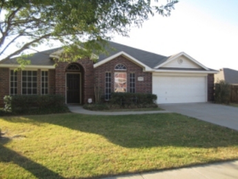 1008 Hidden Lake Dr, Burleson, TX 76028 