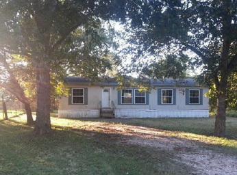 139 8th St North, Blessing, TX 77419 
