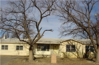 1914 W 18th St, Plainview, TX 79072 