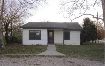 600 Travis St, Nocona, TX 76255 