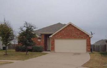 520 Paddle Dr, Crowley, TX 76036 