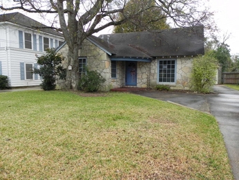 2479 Hazel St, Beaumont, TX 77702 