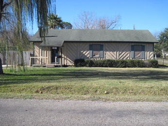 6399 Washington St, Groves, TX 77619 