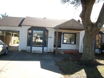 6246 Dave St, Groves, TX 77619 