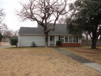 1506 Thompson St, Bridgeport, TX 76426 