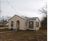 307 W 11th St, Brady, TX 76825 