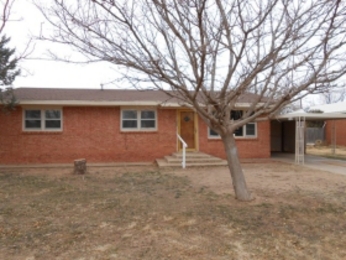 1006 S 3rd St, Floydada, TX 79235 