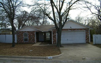 5305 Pomona Ave, River Oaks, TX 76114 