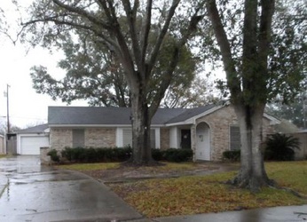 1401 Bayou Dr, Alvin, TX 77511 