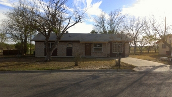 122 Edwards St, Del Rio, TX 78840 