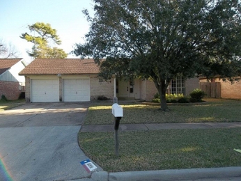 16318 Green Shade Dr, Houston, TX 77090 