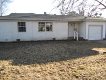 777 Henson Dr, Hurst, TX 76053 