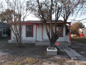 613 E White, San Antonio, TX 78214 