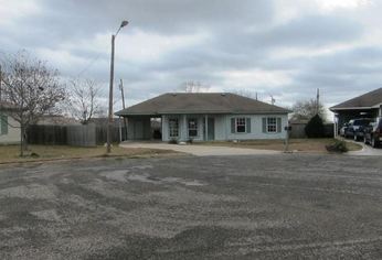 414 Sabrina Dr, Taylor, TX 76574 