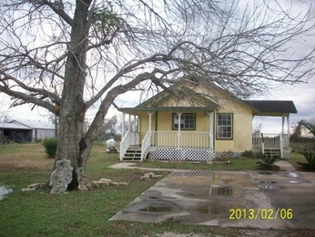 1266 Old Bloomington Rd N, Victoria, TX 77905 